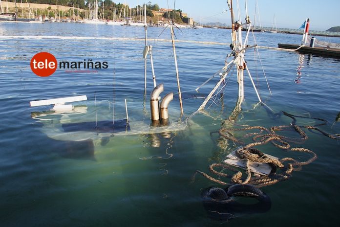 barco_hundido_bahia_baiona