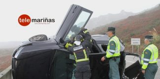 Coche volcado en Oia