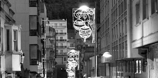 ALUMBRADO DE NAVIDAD EN UN CALLE DE A GUARDA