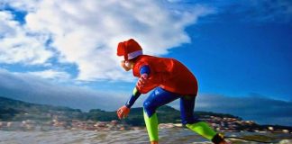 Papá Noel surfero en Nigrán.