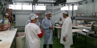 Cores Tourís comprobó las mejoras realizadas en la empresa "Establecimientos Cholo" de Tui