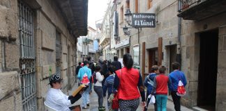Baiona celebra el día mundial del libro por las calles de la villa