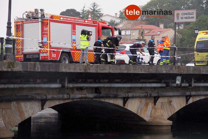 Un conductor se salva tras caer al río Miñor con su coche desde el puente de A Ramallosa