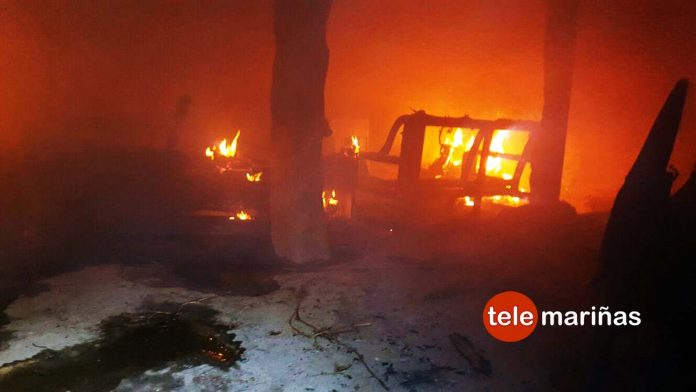 Un incendio destruye gran parte de una casa deshabitada en Gondomar