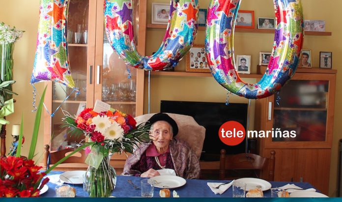 pura_cien_anos_oia1 La abuela de Oia cumple 100 años rodeada de los suyos