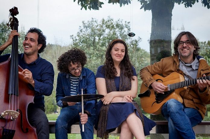 cantautora_alba_maria_tui