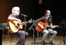 Concierto del músico Antón Seoane para los alumnos del colegio Humberto Juanes de Nigrán