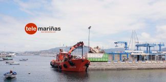 Retiran, a trozos, el 'Vasskar' en el puerto deportivo de Baiona