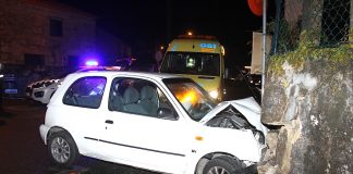 Herido al chocar su coche contra un muro en Nigrán