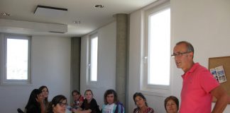 El alcalde de Nigrán entrega diplomas acreditativos a los 15 alumnos que finalizaron un curso de formación para el empleo de la juventud