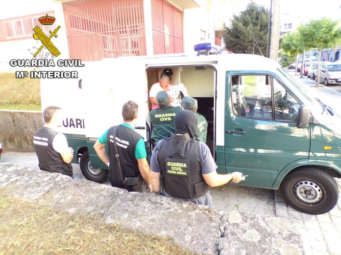 La Guardia Civil desmantela un grupo criminal dedicado al robo en el interior de viviendas habitadas en Galicia
