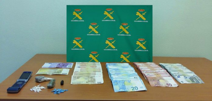 Tres detenidos en A Guarda por venta y distribución de drogas