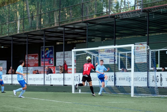 Gol de Álex Lomba y victoria importante por la mínima del Tomiño ante el colista