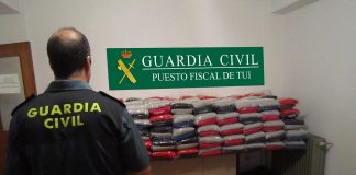La Guardia Civil de Tui se incauta de una partida de ropa deportiva falsificada en la A-52
