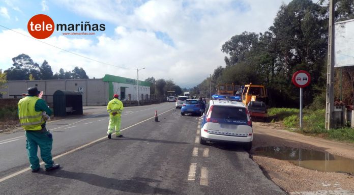 Colisión múltiple entre tres vehículos en Tomiño