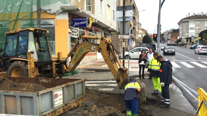 Reparan un colector de saneamiento en Nigrán que provocaba filtraciones de aguas fecales