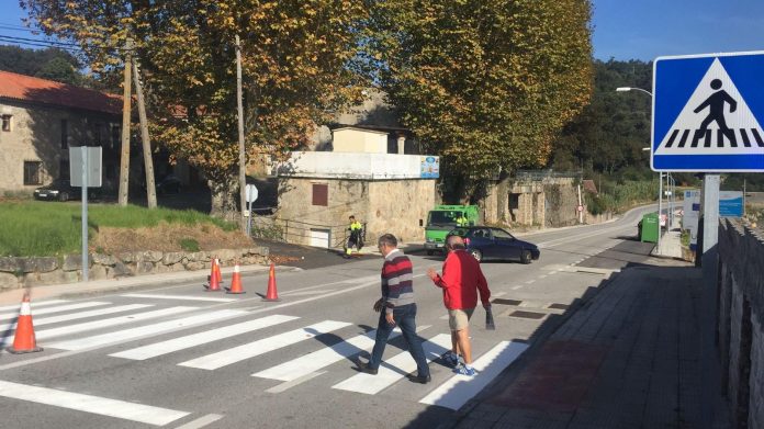 El centro de Nigrán gana en seguridad y accesibilidad con un nuevo paso de peatones