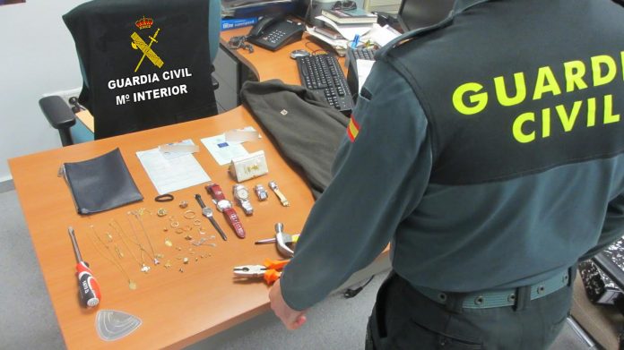robo_vivienda_guardia_civil_tui La Guardia Civil detiene en A Cañiza a dos ciudadanos rumanos que habían cometido un robo en una vivienda