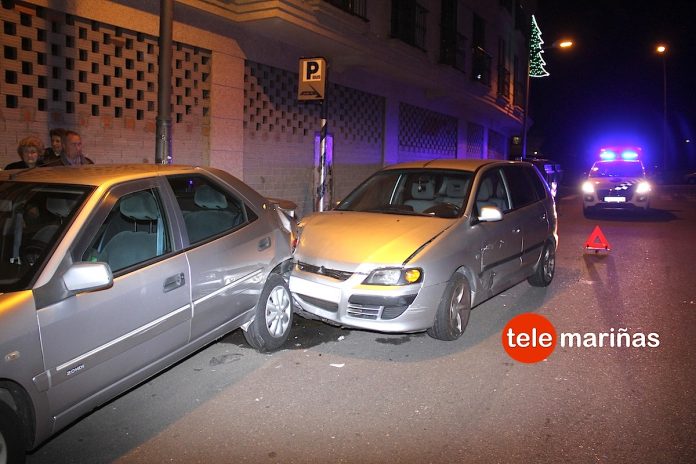 accidente_fuga_panxon Provoca un accidente en pleno centro de Panxón y se da a la fuga