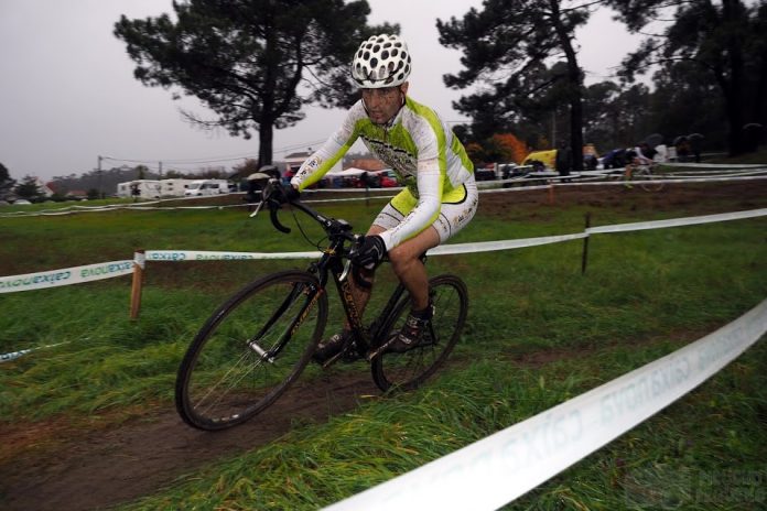 El ciclista de O Rosal, Adolfo Martínez, logró el segundo puesto en Igorre