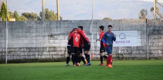 Un gol de penalti no fue suficiente para que el Tomiño puntuara ante el líder en O Alivio