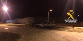 La Guardia Civil disuelve una concentración ilegal de vehículos en Pontevedra
