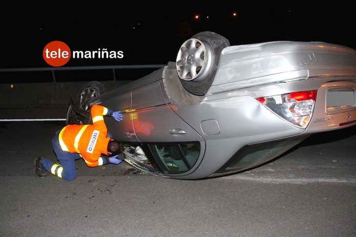 mercedes_volcado_autopista_gondomar1