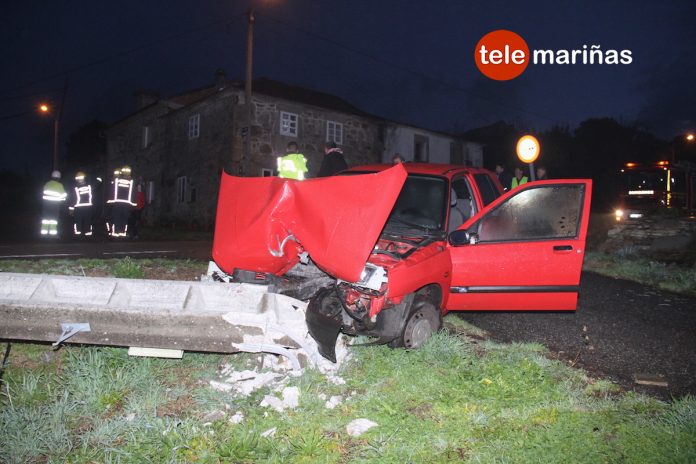 Un septuagenario herido tras empotrarse contra un poste de hormigón en Tomiño