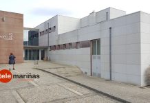 Herido un operario que cayó por una escalera en el centro de salud de A Xunqueira