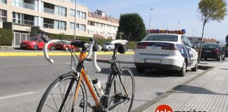 Hiere a un ciclista de Gondomar al abrir la puerta de su coche en Baiona