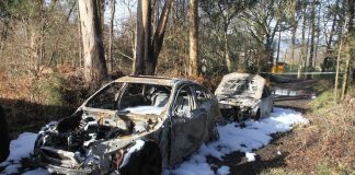 "Salí a la ventana y me encontré con dos coches ardiendo"