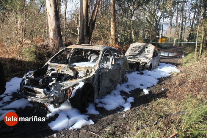 "Salí a la ventana y me encontré con dos coches ardiendo"
