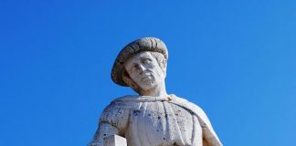 Baiona conmemora el 40 aniversario de la estatua de Pinzón