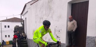 Rodrigo Enríquez, del Rías Baixas de Nigrán, se adjudicó la montaña en la apertura de la Copa de España