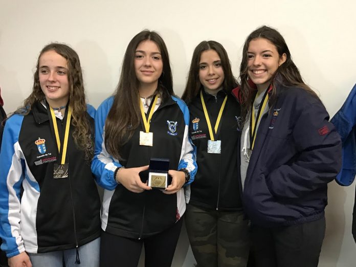 Dos remeras del Club Remo do Miño de Tui, medalla de plata en la “VI Regata Internacional de Fondo”
