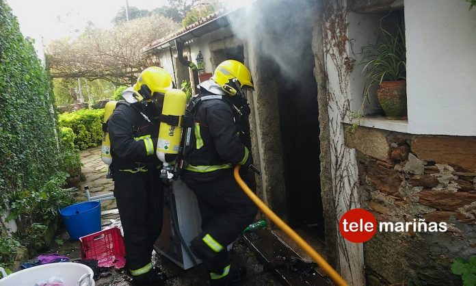 Un cortocircuito en una lavadora provoca un incendio en O Rosal