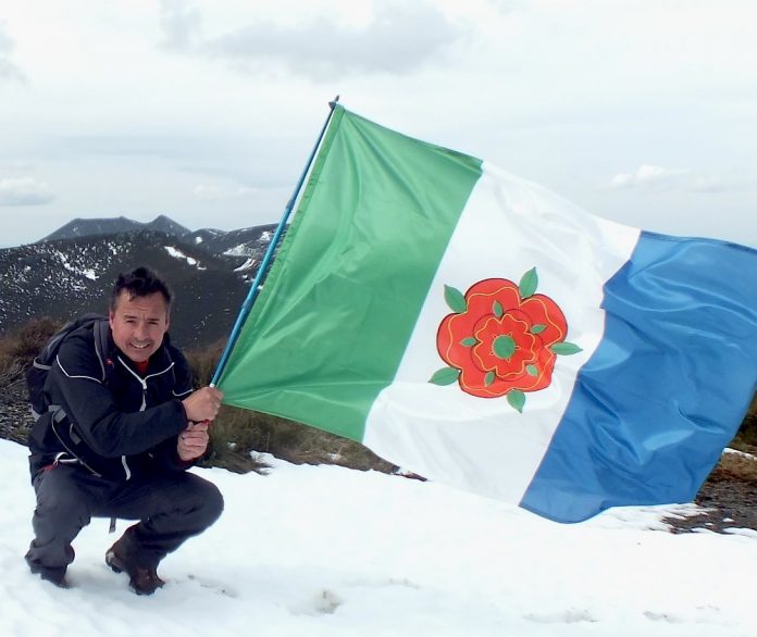 Dos rosaleiros en la cima del Penaboa