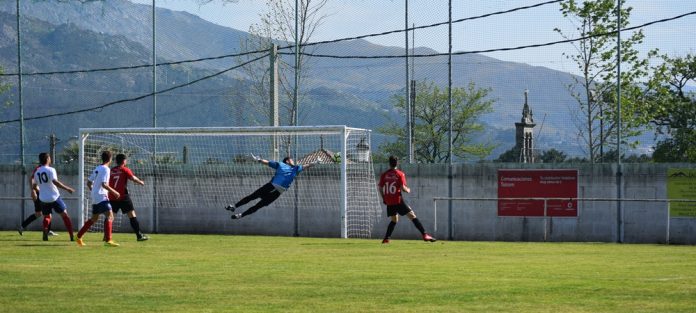 El Tomiño no brilla en O Alivio ante el Salvatierra