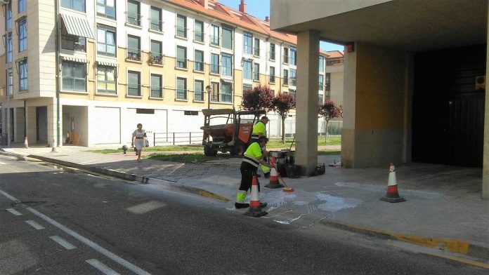 trabajos_limpieza_calles_baiona Baiona, preparada para la Semana Santa