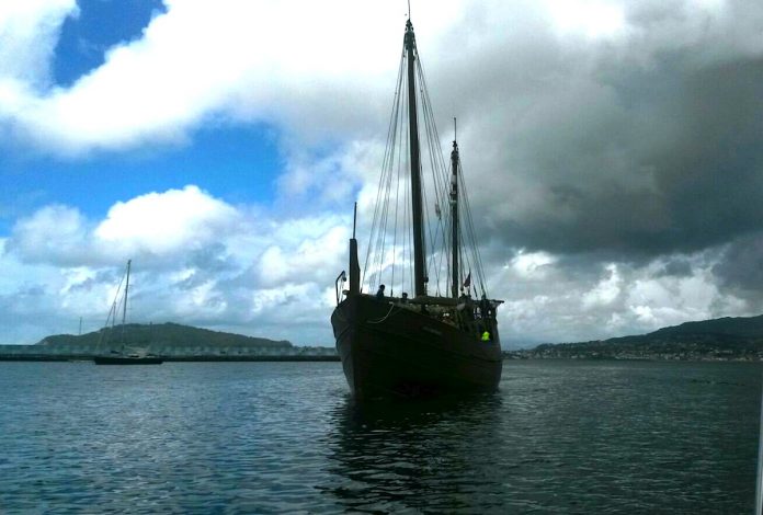 La Boa Esperança recala en Baiona