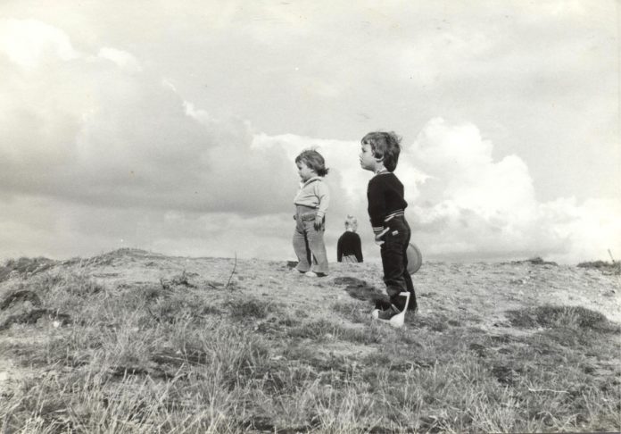 Nigrán acolle a exposición 'Carlos Casares e a Fotografía', unha mostra de 30 imaxes tomadas polo escritor