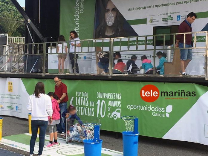El tráiler informativo de la campaña “Oportunidades Galicia” visita A Guarda