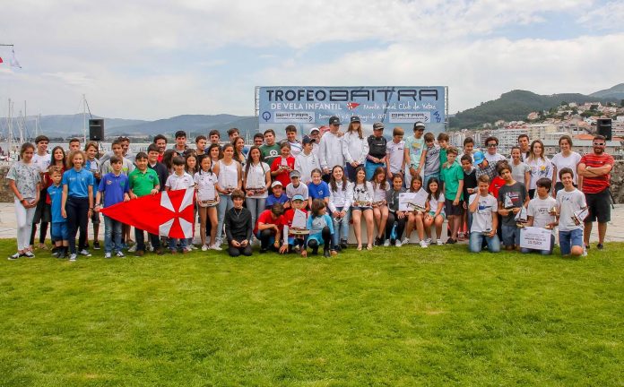 Jorge Enríquez, Guillermo Núñez y Adriana Pérez ganan el Trofeo Baitra en Baiona