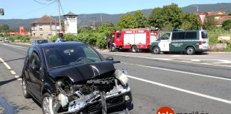 Dos heridos en el choque frontal entre dos vehículos en Tomiño