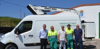 El servicio eléctrico municipal de Tui cuenta con un nuevo vehículo