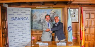 ABANCA renueva su compromiso en Baiona con la vela de base en Galicia