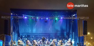 Espectacular concierto de la agrupación musical de A Guarda en el puerto guardés