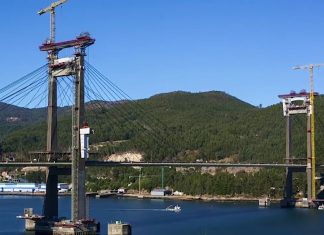 Condenan a Audasa a pagar parte de los peajes abonados durante las obras de ampliación de Rande Muere un operario al caer en las obras de ampliación del puente de Rande