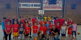 El preparador físico de Pau Gasol enseña a los niños del campus del CB Nigrán