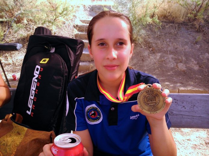 La baionesa Silvia Marcote gana el campeonato de España de tiro con arco 3D Sub 14